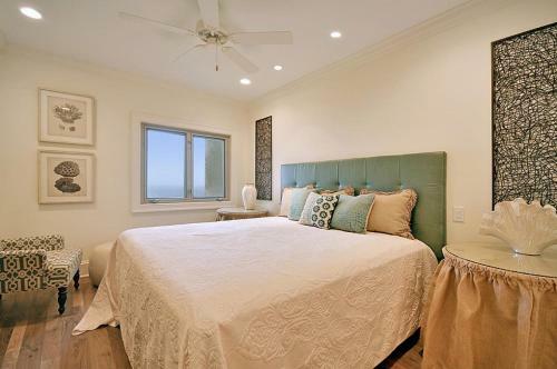 5128 Windswept Villa