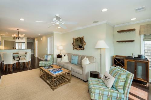 4451 Windswept Villa