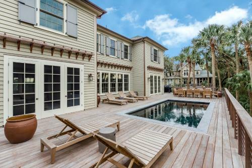 1 Nicklaus Lane