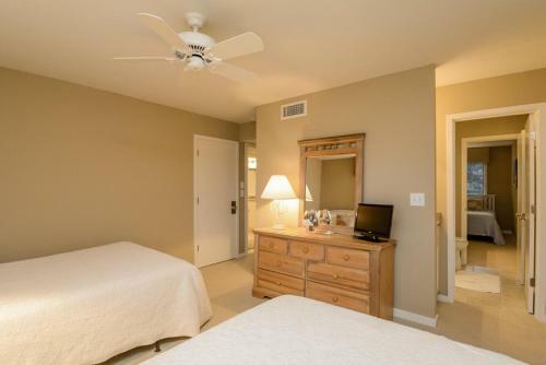 1328 Fairway Oaks Villa