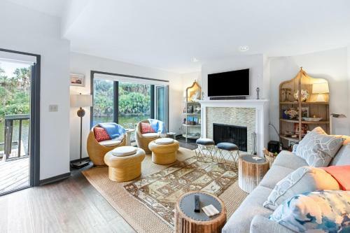 4587 Parkside Villa