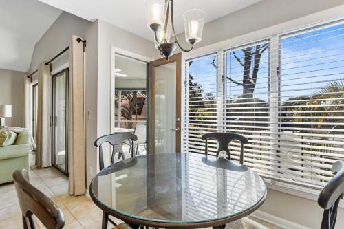 4736 Tennis Club Villa