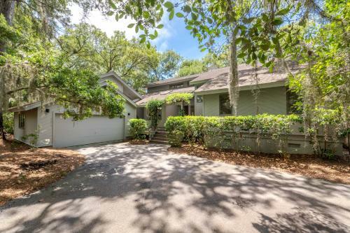 332 Catbrier Court