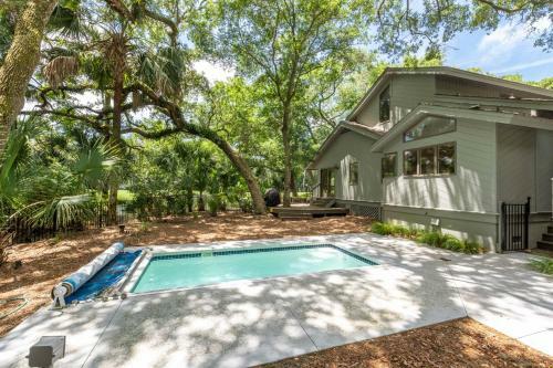 332 Catbrier Court