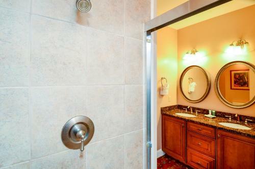 4983 Turtle Point Villa