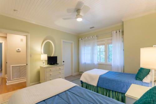 4922 Turtle Point Villa