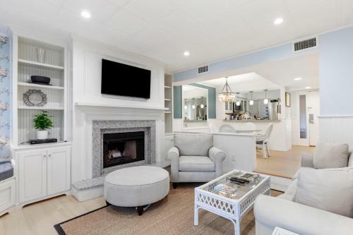 4405 Windswept Villa