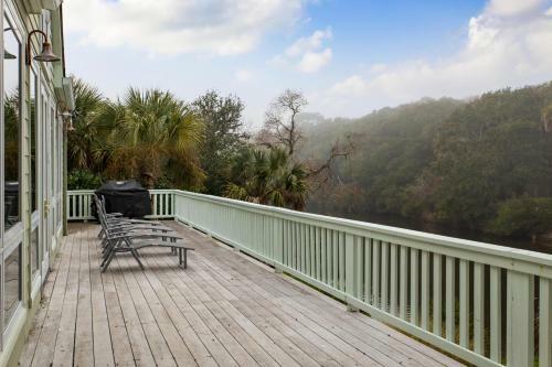 20 Surfsong Road