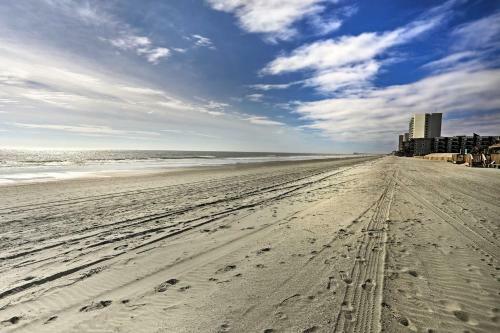 Apartamento Spacious Murrells Inlet Condo With Oceanfront Balcony