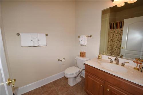 437 Edgewater Villa