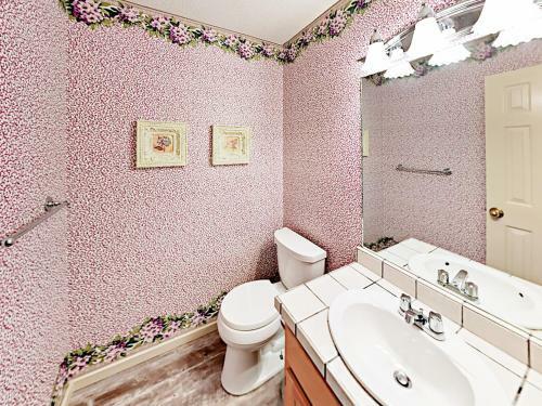 1027 North Sea Bridge Court Home