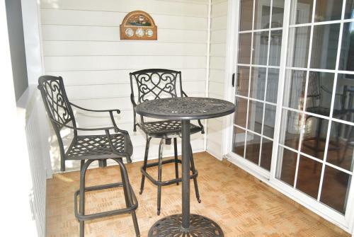 Apartamento 6000 Windsor Green Way 301 Condo