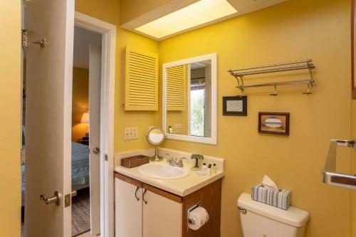 L 212 Harbor Island Condo