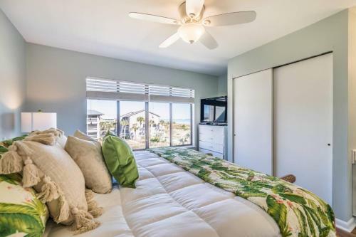 Harbor Island E204