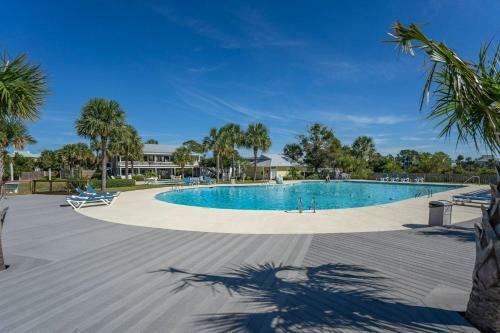 Harbor Island E204