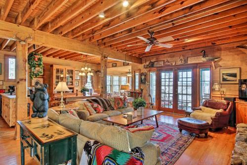 Charming Waterfront Ridgeway Cabin With Dock!