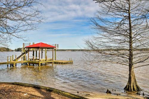 Charming Waterfront Ridgeway Cabin With Dock!