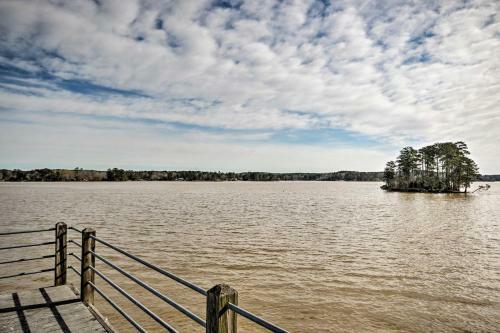 Charming Waterfront Ridgeway Cabin With Dock!