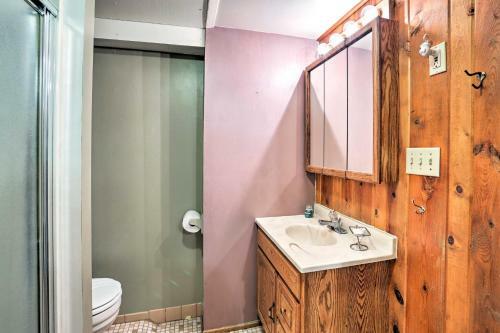 Custer Home With Deck And Porch - Walk Downtown!