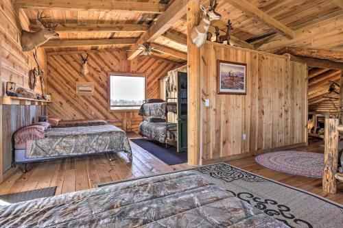 Custom Belle Fourche Cabin Big Group Retreat