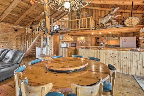 Custom Belle Fourche Cabin Big Group Retreat