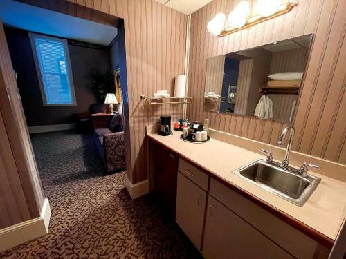 Celebrity Hotel