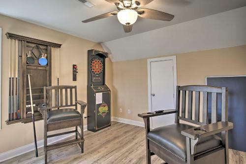 Newly Built Lakefront Home With Dock And Kayaks!