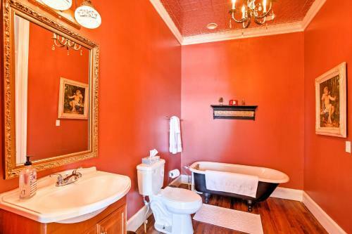 Historic Gem With Front Porch - Walk To Town Square!