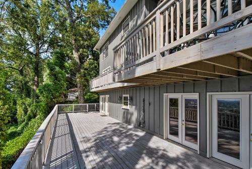 Upscale Chattanooga Home On Missionary Ridge!