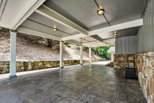 Upscale Chattanooga Home On Missionary Ridge!
