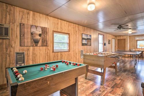 Remodeled Lakefront Dandridge Home With Deck And Dock!