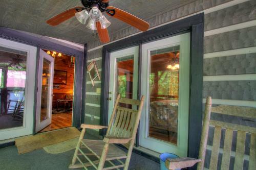 Living Waters #376 By Aunt Bug's Cabin Rentals