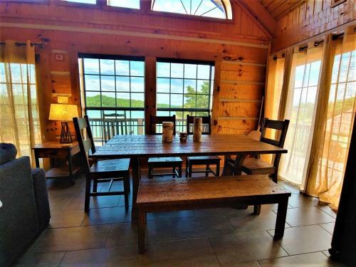 Free Attractions Every Day! - Paradise Point