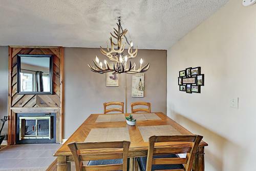 Apartamento New Listing! Mountain-view Condo With Pools & Spas Condo