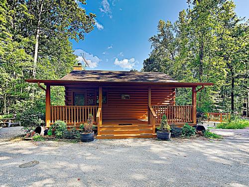 Dove?s Nest - Charming Cabin Cabin