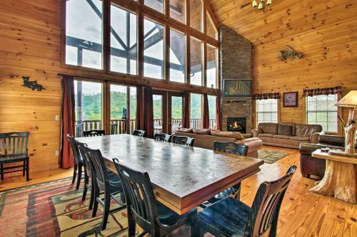 Expansive Cabin In Gatlinburg With Luxury Amenities!
