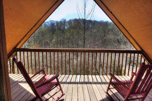 Bear Run Getaway #1136 By Aunt Bug's Cabin Rentals