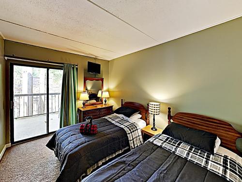 Apartamento New Listing! Mountain Marvel With Fireplace Condo