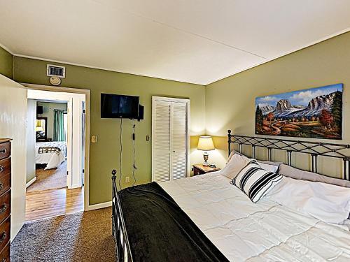 Apartamento New Listing! Mountain Marvel With Fireplace Condo