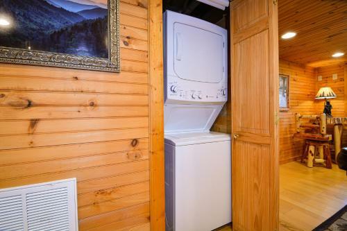 Gatlinburg - Moonlight Mountain Views