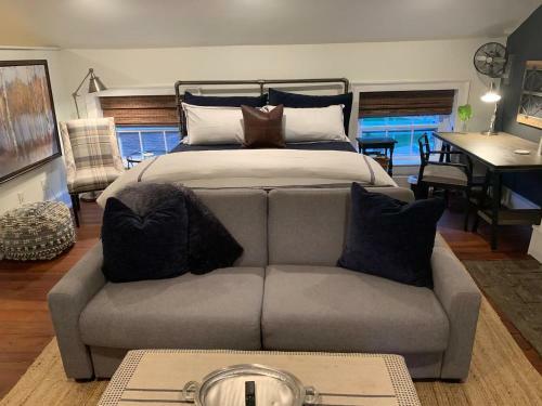 Historic Boyd Harvey Main House & Grounds