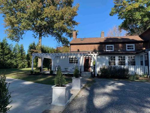 Historic Boyd Harvey Main House & Grounds