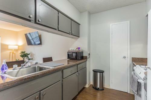 Apartamento Modern Memphis Studio + Walk Score 85