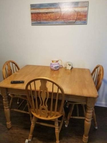 Cheap East Knoxville Basement Studio