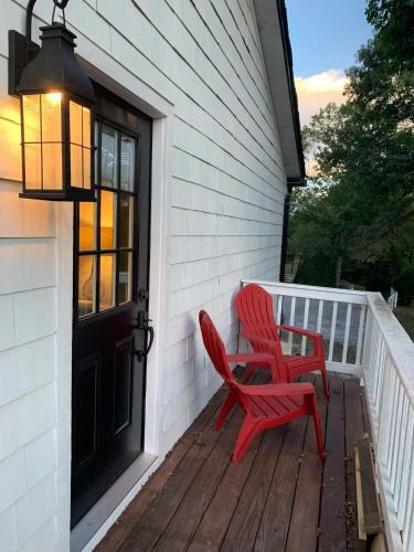 Boyd Harvey Main House & Carriage House
