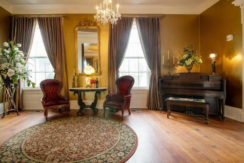 Bed & Breakfast Belle Air Mansion And Inn
