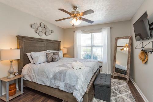 Fun Buena Vista Heights Home Close To Downtown
