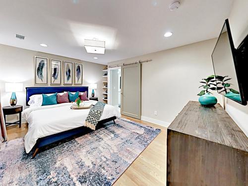 1011a 12th Ave North Townhome Townhouse