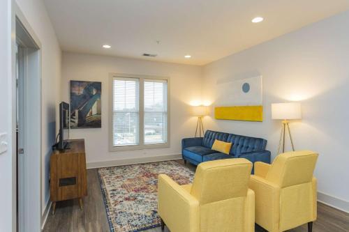 Artsy Inglewood Condo