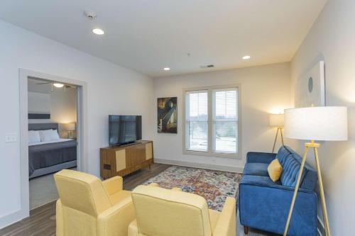 Artsy Inglewood Condo